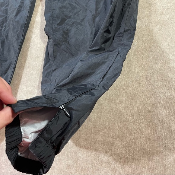 Adidas Black Sweatpants Gold Logo Size XL - Picture 2 of 9